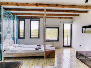 ArkaBarka Floating Hostel and Apartments