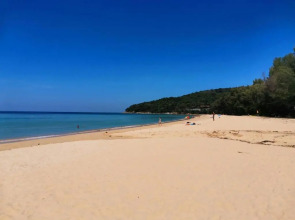 Aromdee @ Naithon Beach