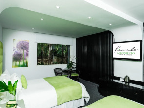 Riande Aeropuerto Hotel & Casino