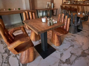 Апартаменты в отеле Red Wood (Ред Вуд)