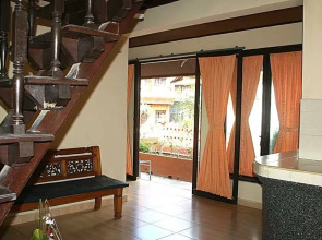 Hotel Lumbung Sari Legian