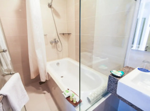 CSuites at 8 Newtown Residences