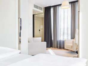 Sound Garden Hotel Airport