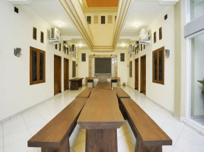 OYO 1642 Penginapan Anggrek Syariah 2