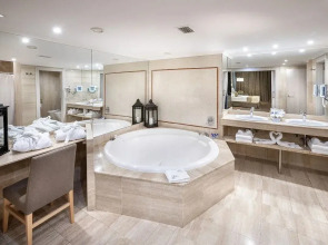 Отель Best Semiramis