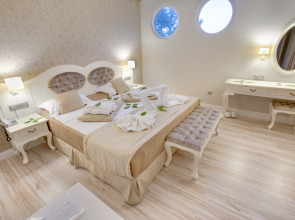 The PINEHILL Hotel & Suites