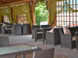 Адмирал Яхт-клуб