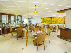 Raviz Center Point Hotel