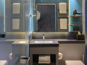 Unsölds Factory Hotel