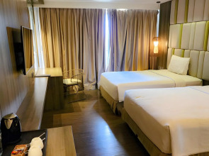 Отель Jomtien Plaza Residence