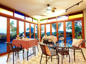 Chala Number 2 Art and Gallery House