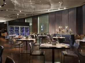 Renaissance Zürich Tower Hotel