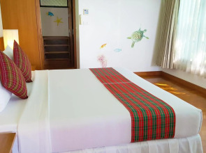 Birds and Bees Resort