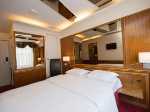 Rembrandtplein Hotel