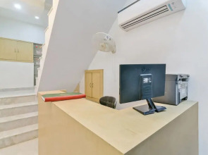 Vaccinated Staff- OYO 28237 Hotel Bramhaputra