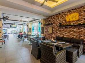 Hallo Patong Hotel & Restaurant