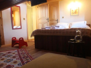 Tom Square Boutique Hotel