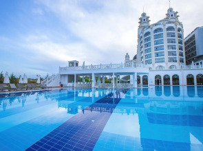 J'adore Deluxe Hotel & Spa