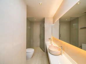 Seven Zea Chic Hotel