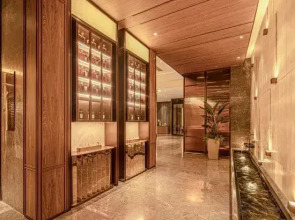 Crystal Hotel Shanghai Jinling East Road on the  Bund