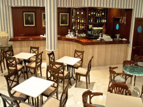 RF Astoria - Only Adults