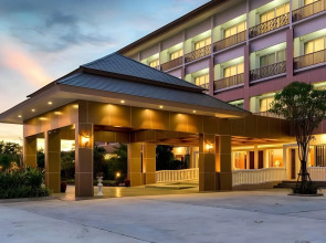 Swan Lake Hotel Sattahip