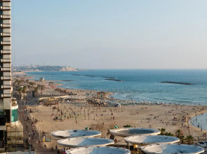 Leonardo Gordon Beach