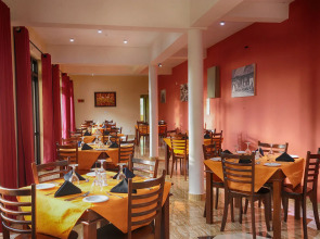 Отель Melheim Kandy Villas