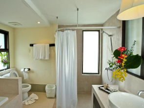 Palm Galleria Resort