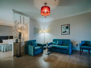 Ener Old Castle Resort Hotel