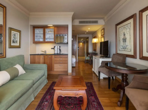 Отель Royal Savoy