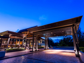 Outrigger Khao Lak Beach Resort