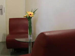 Отель Apple Economy