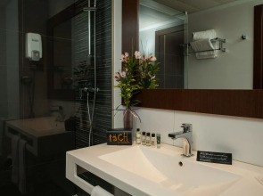 Hotel Tach Madrid Airport