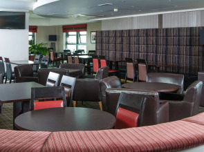 Holiday Inn Express London Luton Airport by IHG