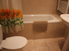 Pal's Hostel & Apartments