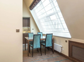 Merchant's Crown Suites and Spa