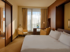 Отель NH Bologna de la Gare