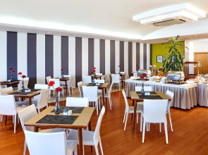 Luna Esperança Centro Hotel