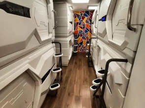 Capsule & Dormitory Space-X