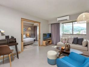 Отель Journeyhub Phuket Patong