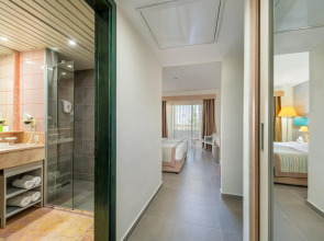 TH Roma - Carpegna Palace