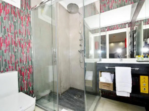 The Zentral Arenal Suites