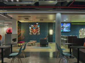 Отель Aloft Brussels Schuman