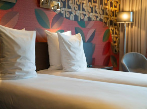 Hampshire Delft Centre