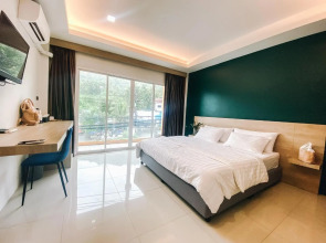 Tall Tree Kata Phuket - Hostel