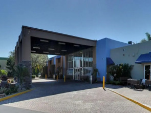 Rodeway Inn & Suites Fort Lauderdale Airport & Cruise Port