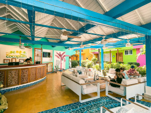 Cocoplum Beach Hotel