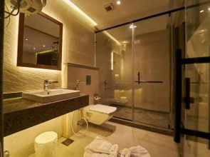 New Pyramid Front Hotel