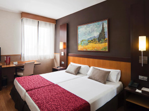 Catalonia Giralda Hotel